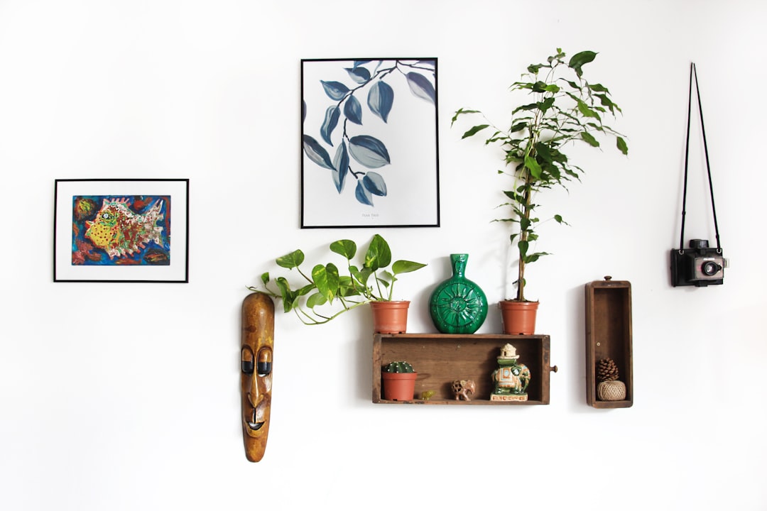 How to Master the Art of Gallery Walls Like a Pro