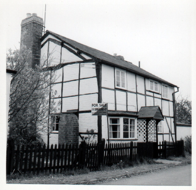 Black & White Contrast Cottage